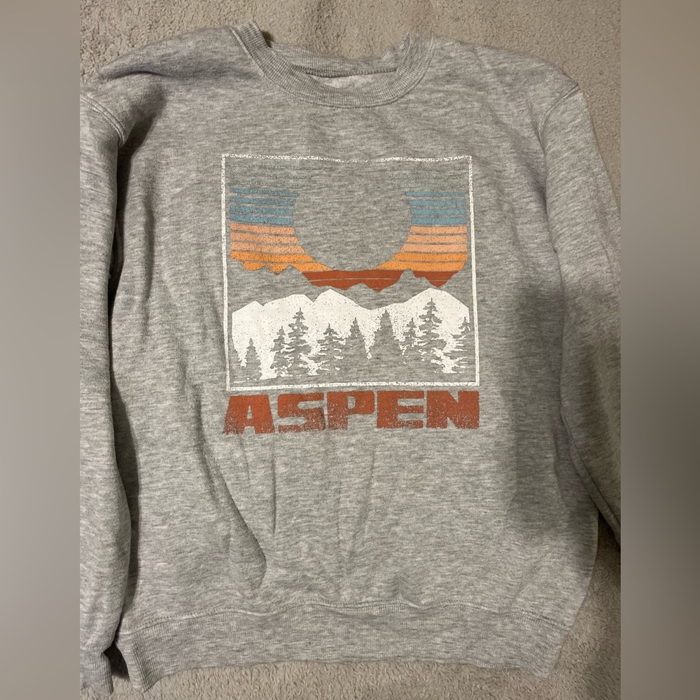 Gray crewneck